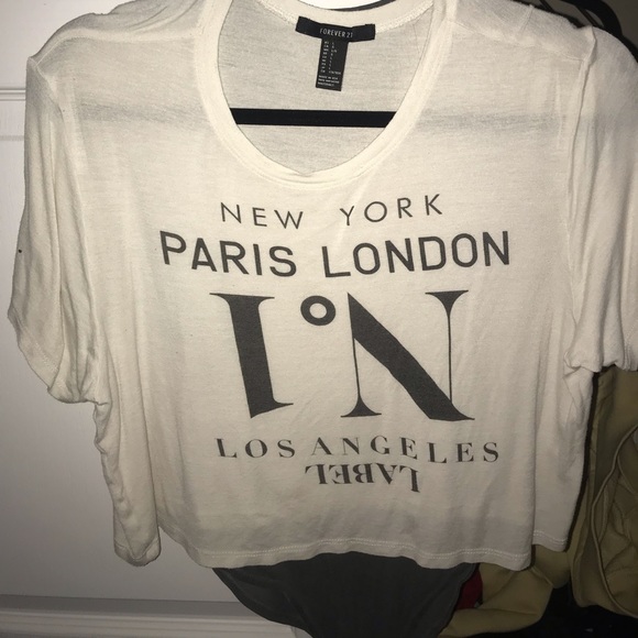 Crop-Top - Picture 1 of 1